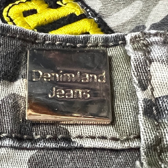 Denimland Distressed Camo Shorts with Patches - Picture 8 of 8